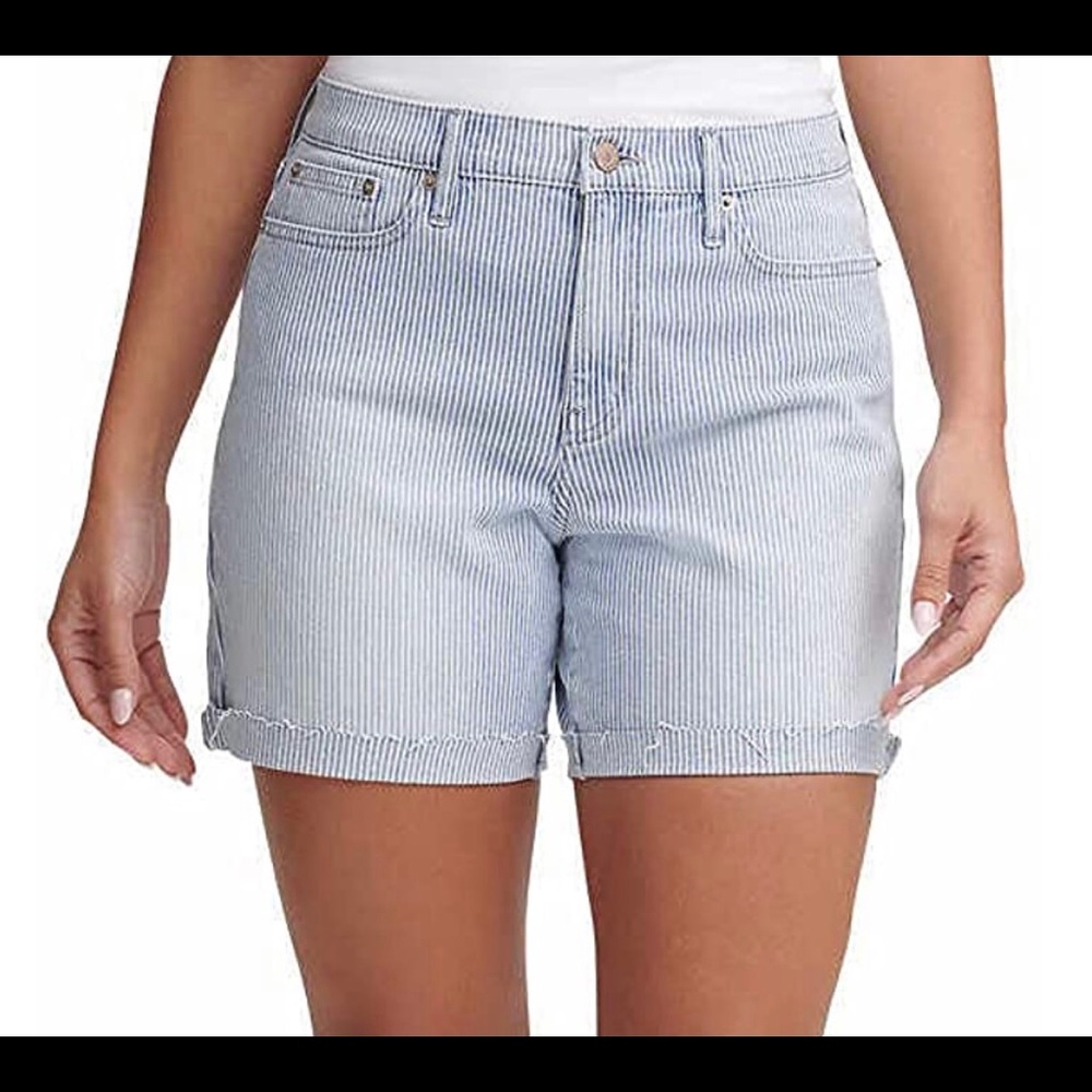 NWT Calvin Klein Ladies Roll Cuff Denim Shorts, 6